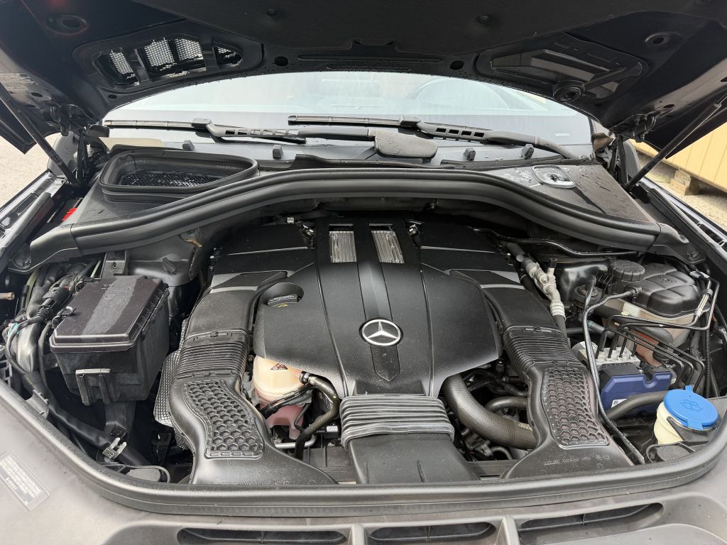 Photo 32 of this MERCEDES-BENZ GLS450