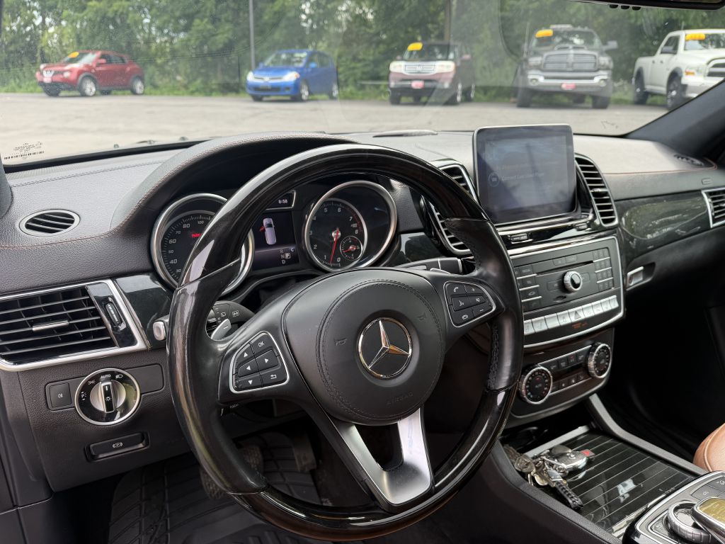 Photo 9 of this MERCEDES-BENZ GLS450