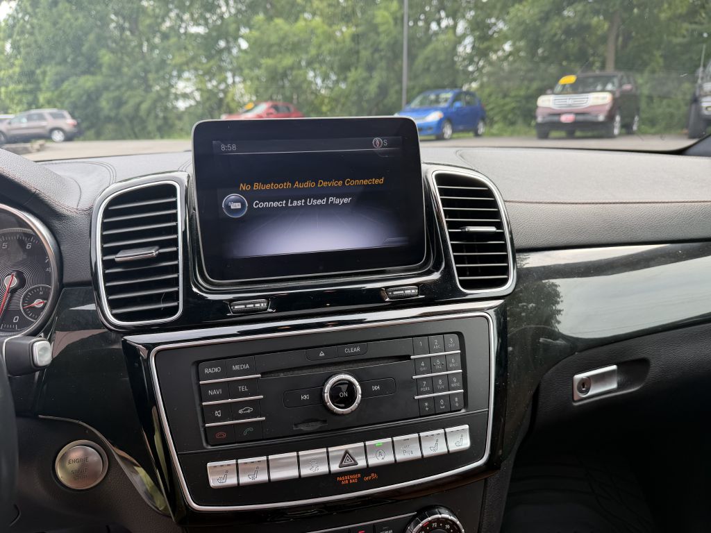 Photo 11 of this MERCEDES-BENZ GLS450