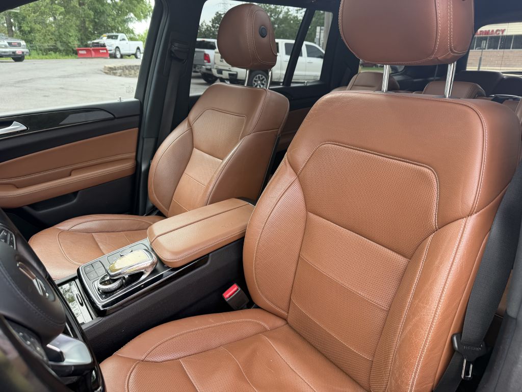 Photo 12 of this MERCEDES-BENZ GLS450