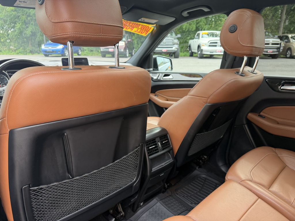 Photo 15 of this MERCEDES-BENZ GLS450