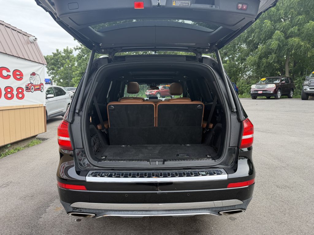 Photo 18 of this MERCEDES-BENZ GLS450