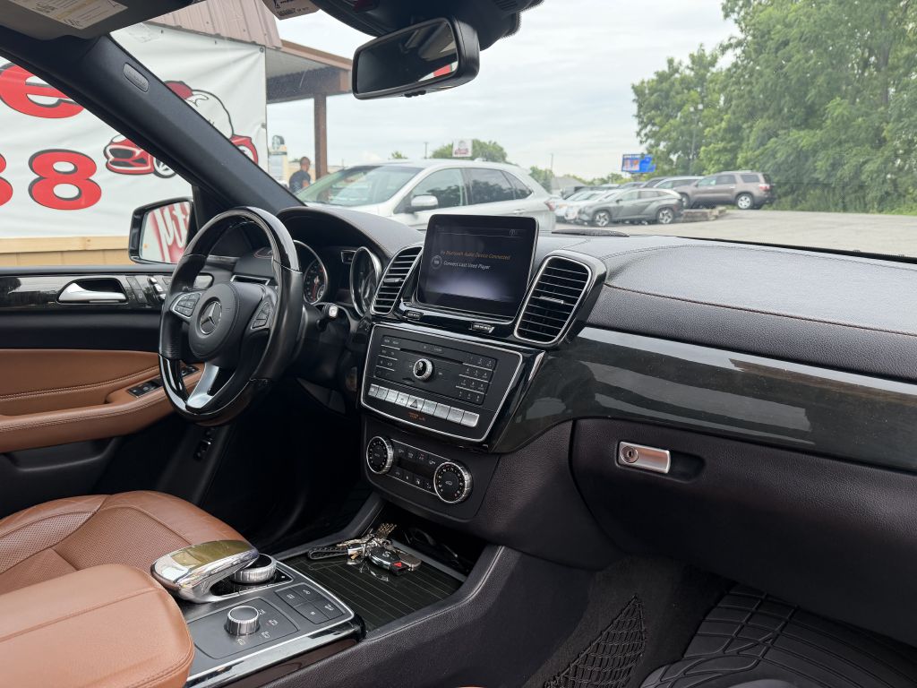 Photo 20 of this MERCEDES-BENZ GLS450