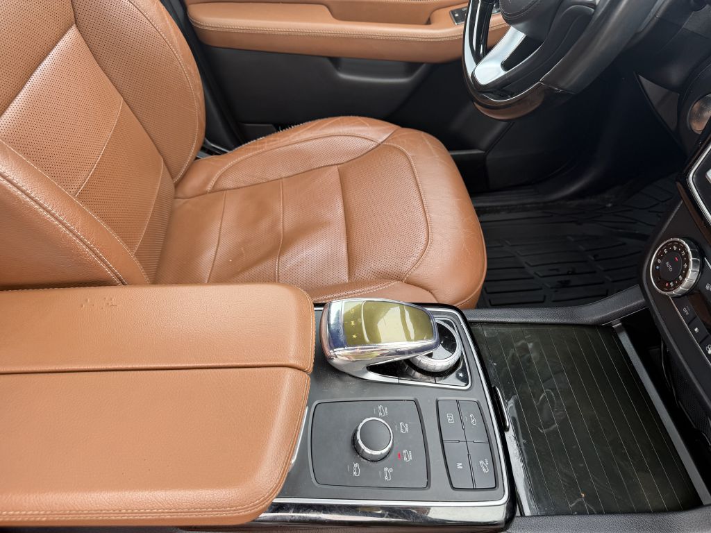 Photo 22 of this MERCEDES-BENZ GLS450