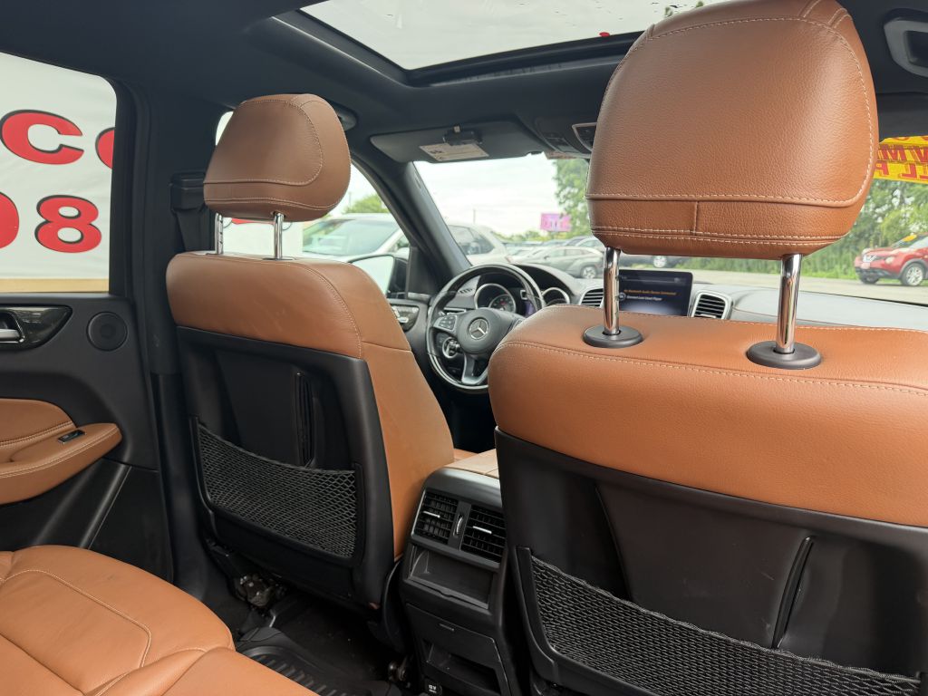 Photo 25 of this MERCEDES-BENZ GLS450