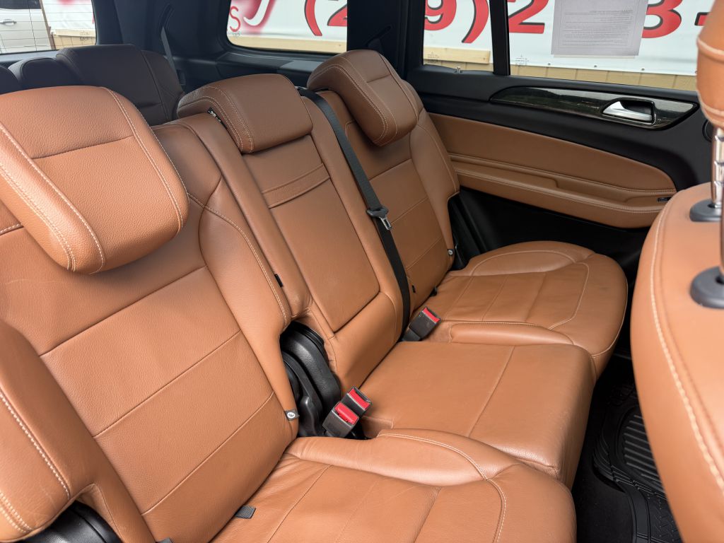Photo 26 of this MERCEDES-BENZ GLS450