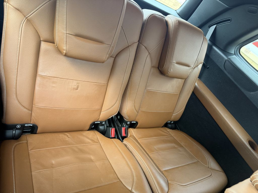 Photo 27 of this MERCEDES-BENZ GLS450