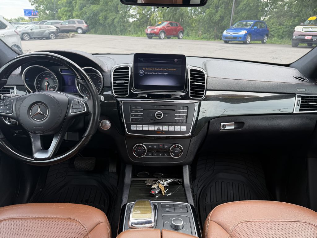 Photo 29 of this MERCEDES-BENZ GLS450