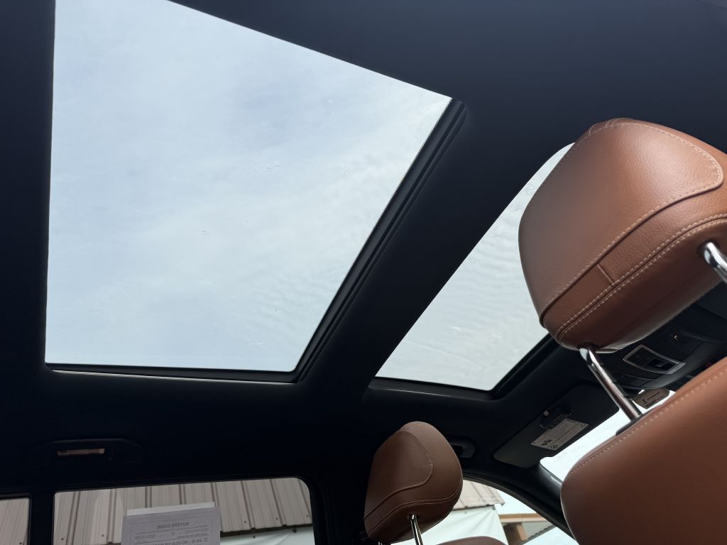 Photo 30 of this MERCEDES-BENZ GLS450