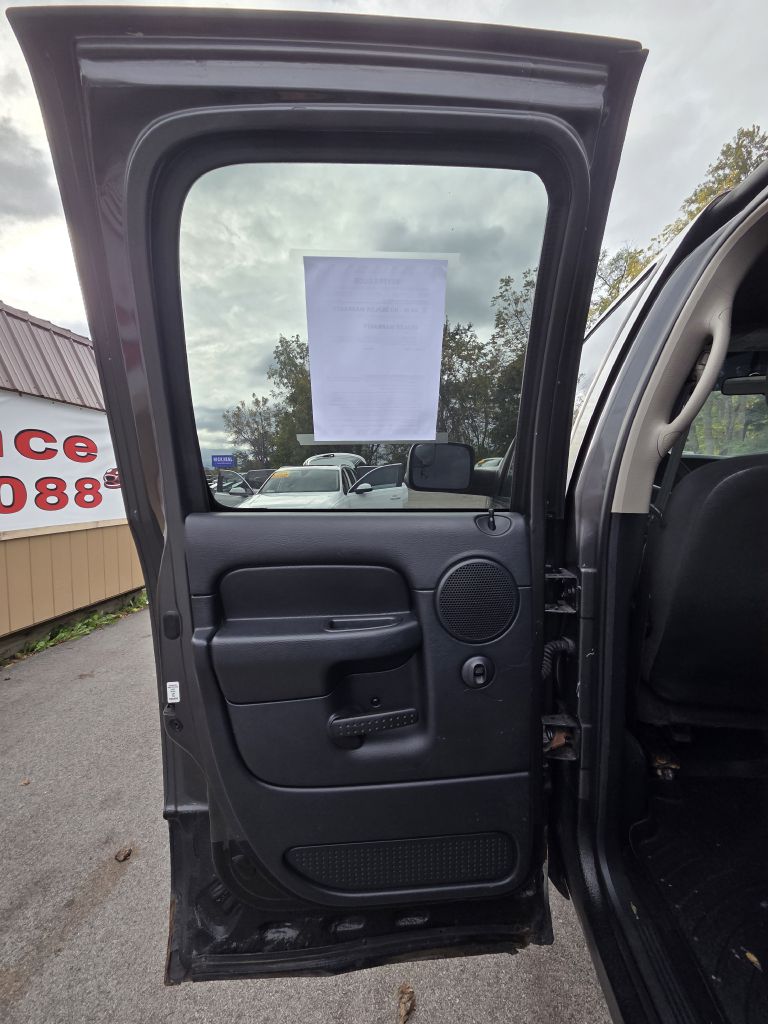 Photo 12 of this DODGE RAM 2500