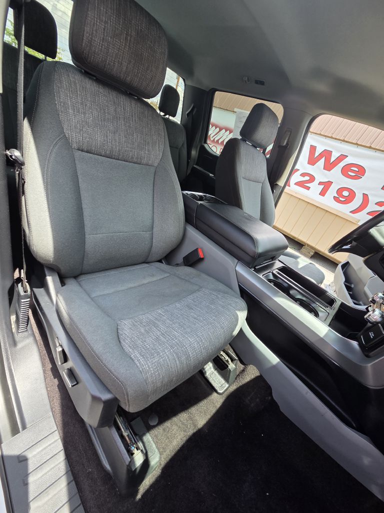 Photo 21 of this FORD F150