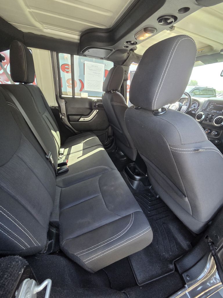 Photo 15 of this JEEP WRANGLER UNLIMI