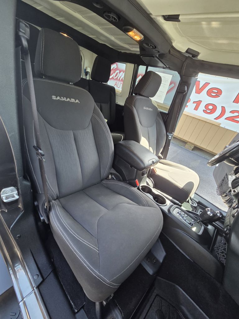 Photo 18 of this JEEP WRANGLER UNLIMI