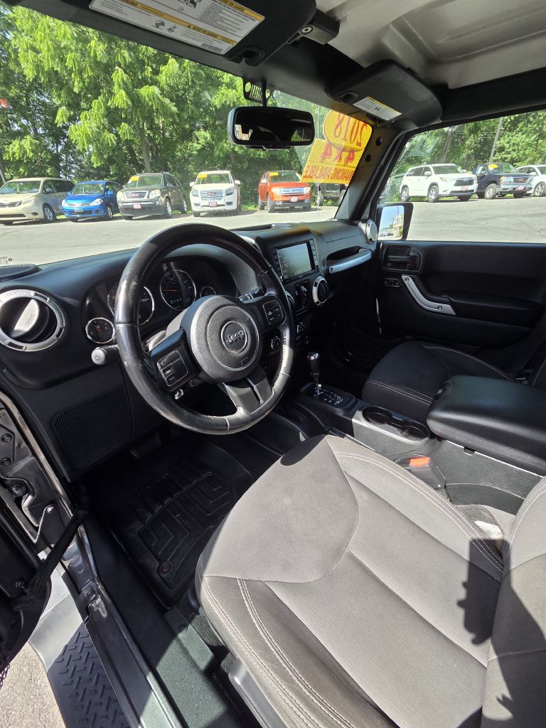 Photo 21 of this JEEP WRANGLER UNLIMI