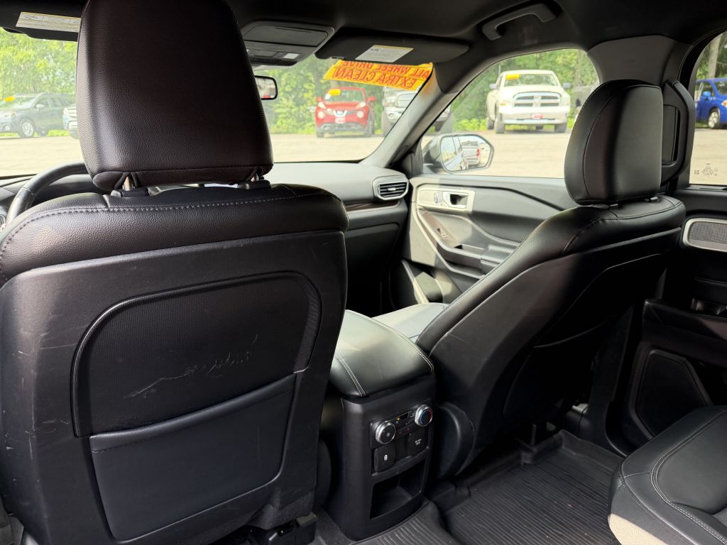 Photo 14 of this FORD EXPLORER