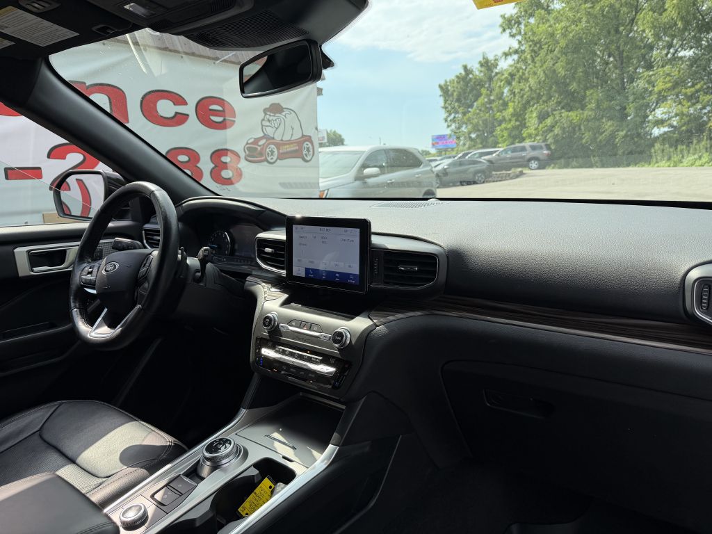 Photo 19 of this FORD EXPLORER