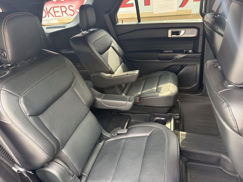 Photo 25 of this FORD EXPLORER