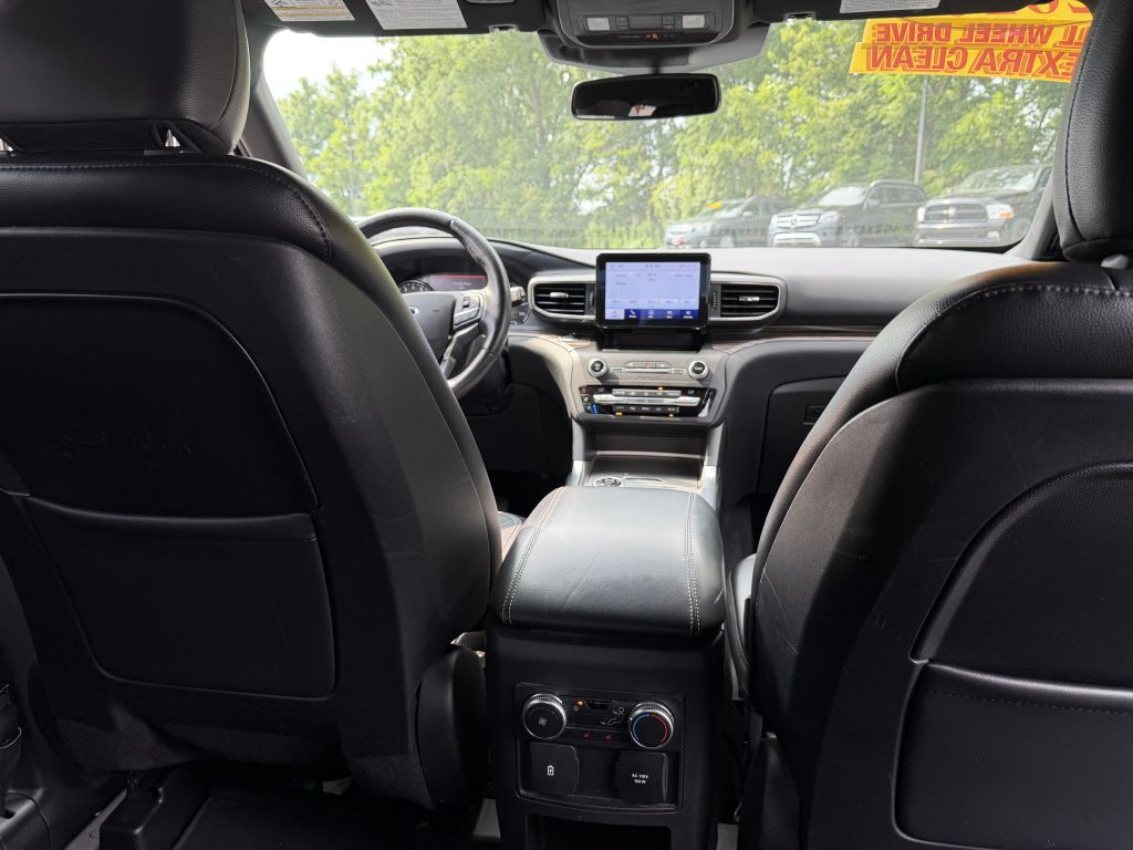 Photo 28 of this FORD EXPLORER