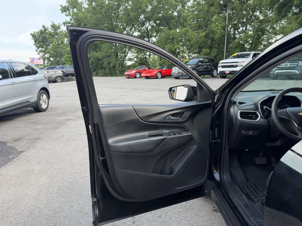 Photo 8 of this CHEVROLET EQUINOX