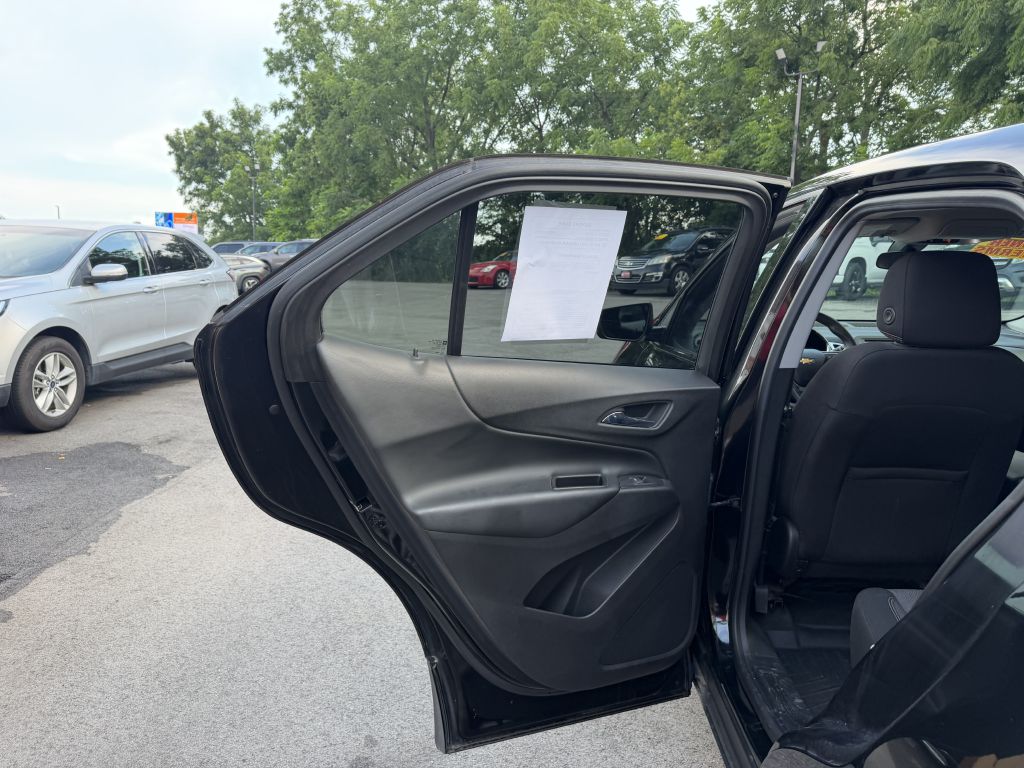 Photo 13 of this CHEVROLET EQUINOX