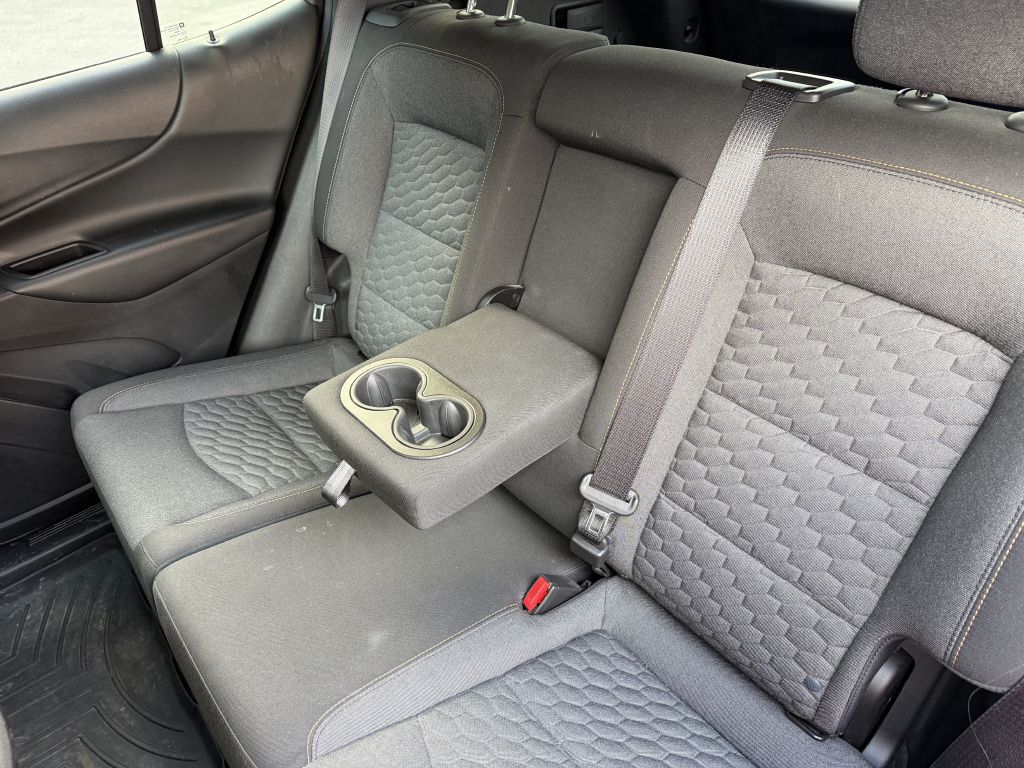 Photo 15 of this CHEVROLET EQUINOX