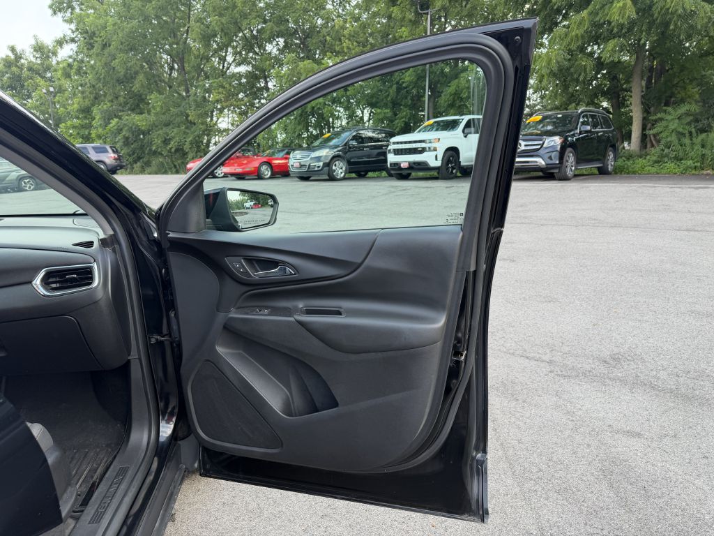 Photo 17 of this CHEVROLET EQUINOX