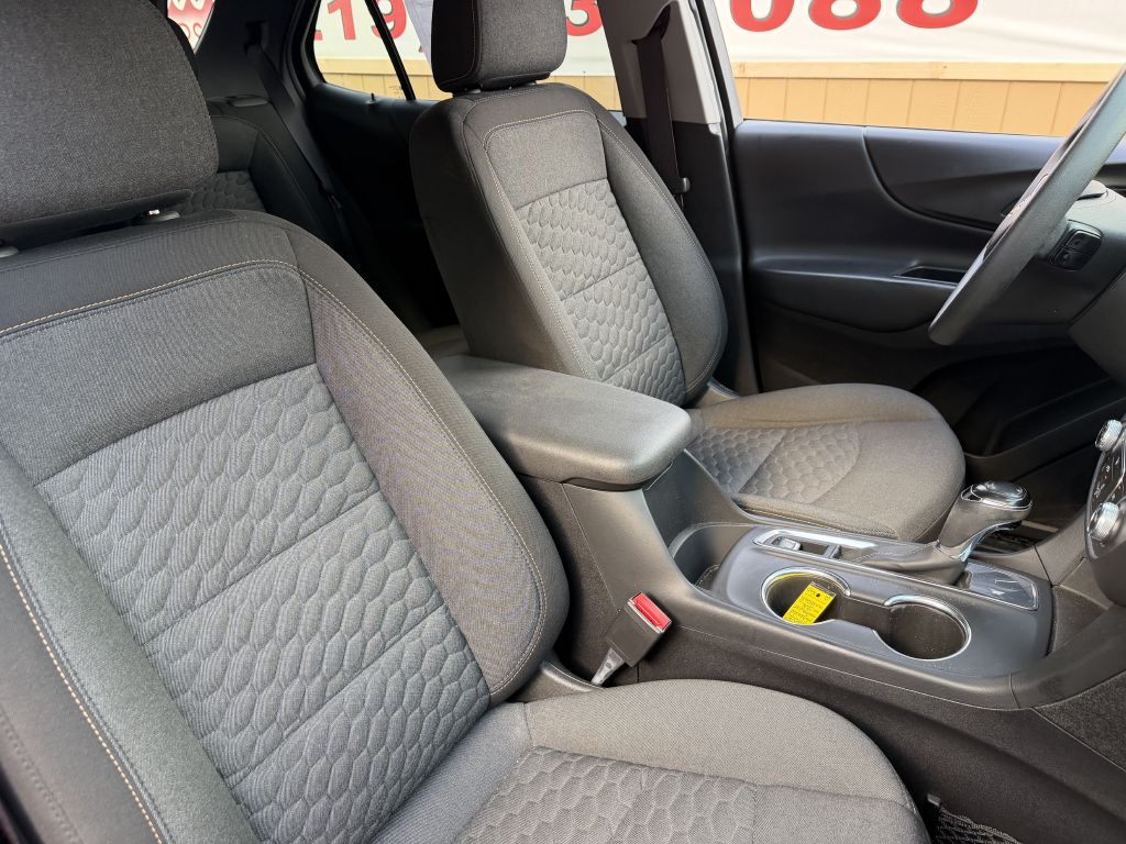 Photo 19 of this CHEVROLET EQUINOX