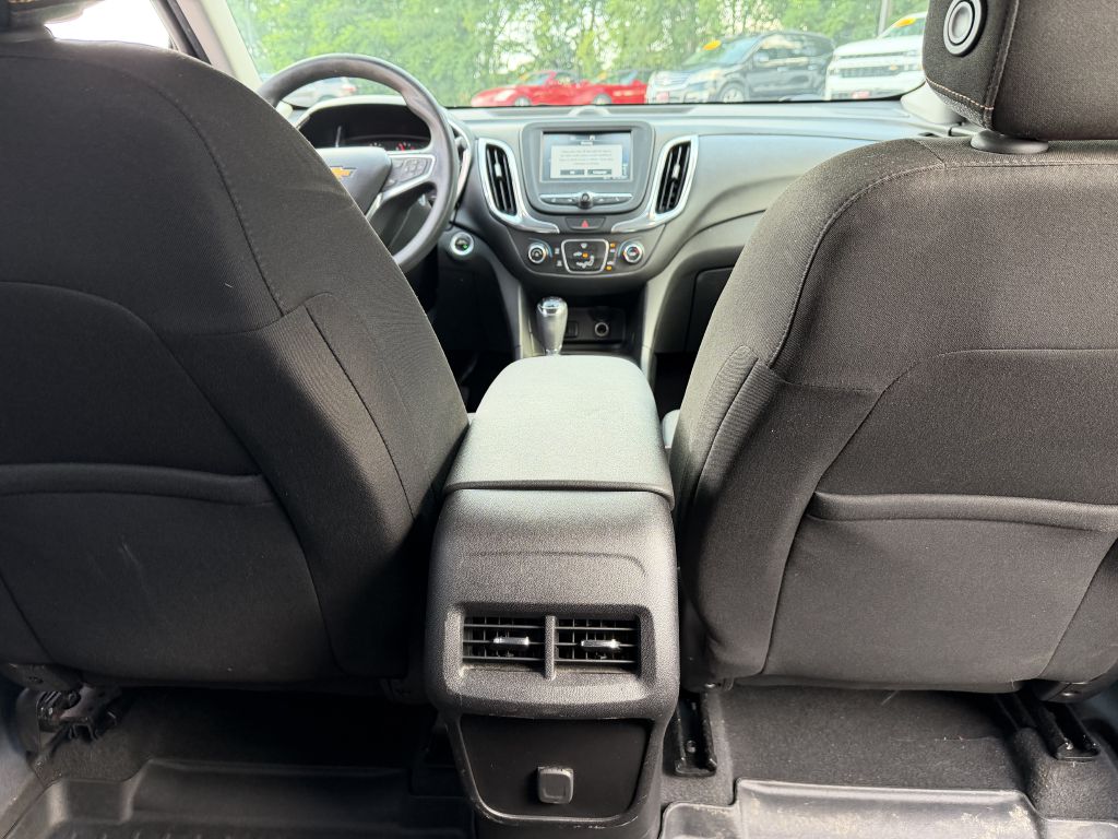 Photo 24 of this CHEVROLET EQUINOX