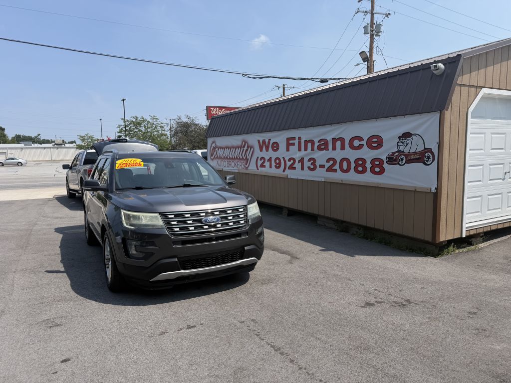 Photo 2 of this FORD EXPLORER