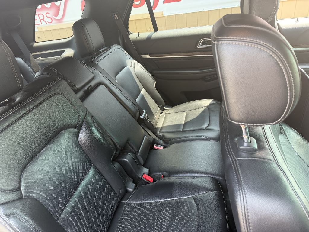 Photo 24 of this FORD EXPLORER