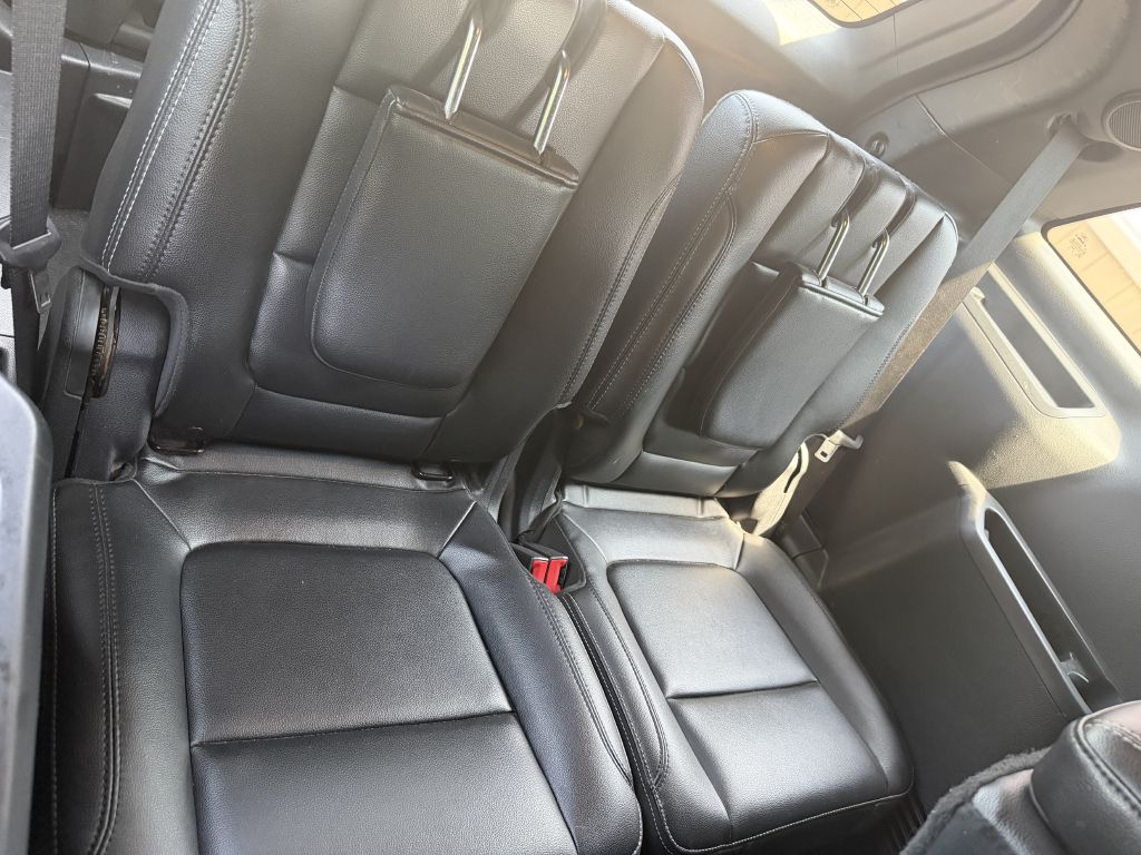 Photo 25 of this FORD EXPLORER