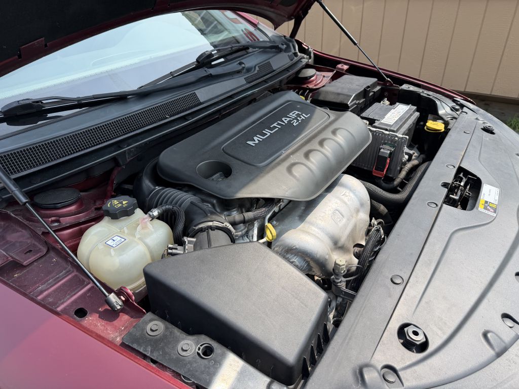 Photo 25 of this CHRYSLER 200
