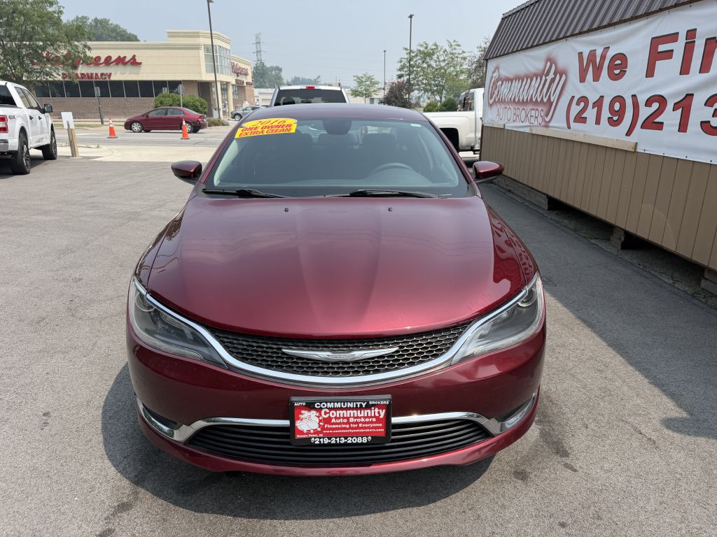 Photo 3 of this CHRYSLER 200