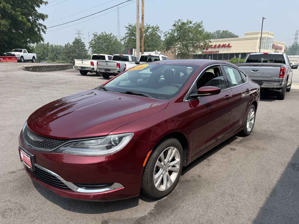 Photo 4 of this CHRYSLER 200