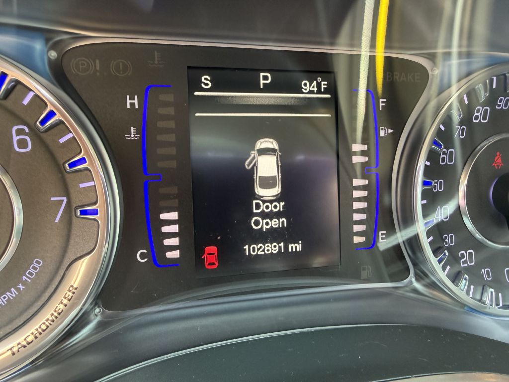 Photo 9 of this CHRYSLER 200