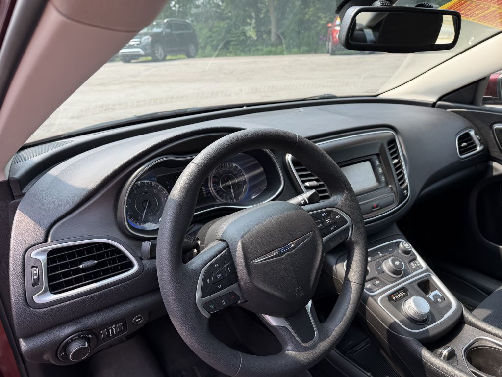 Photo 10 of this CHRYSLER 200