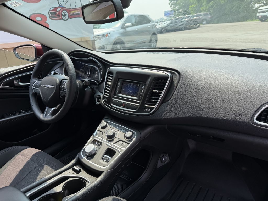 Photo 17 of this CHRYSLER 200