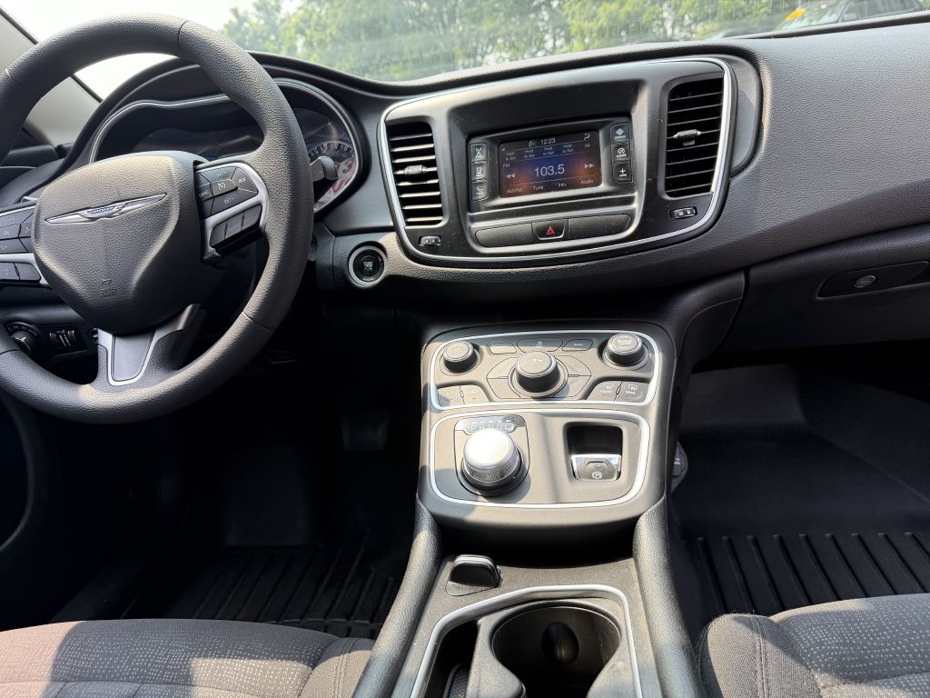 Photo 19 of this CHRYSLER 200