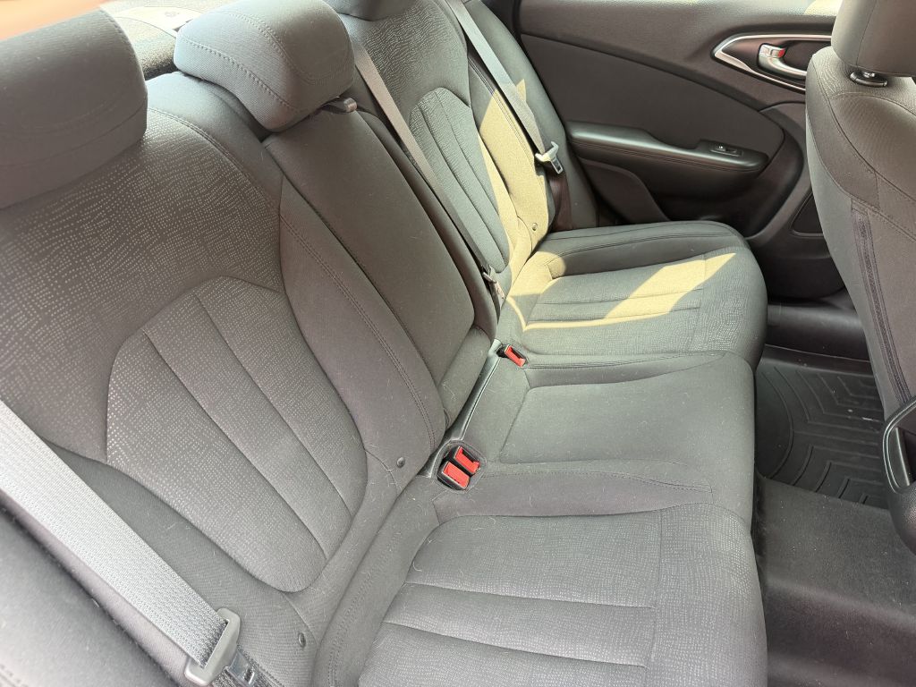 Photo 22 of this CHRYSLER 200