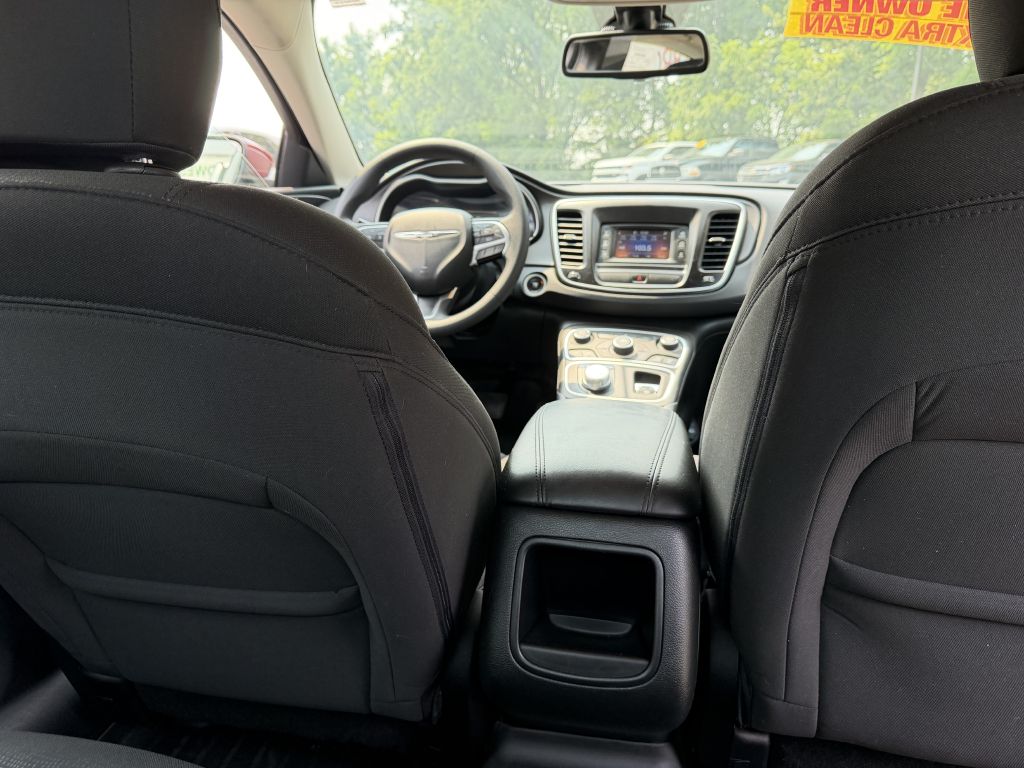 Photo 23 of this CHRYSLER 200