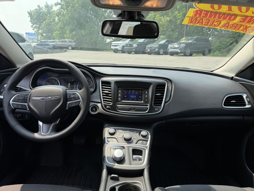 Photo 24 of this CHRYSLER 200