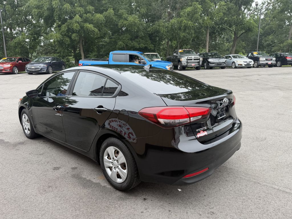Photo 5 of this KIA FORTE