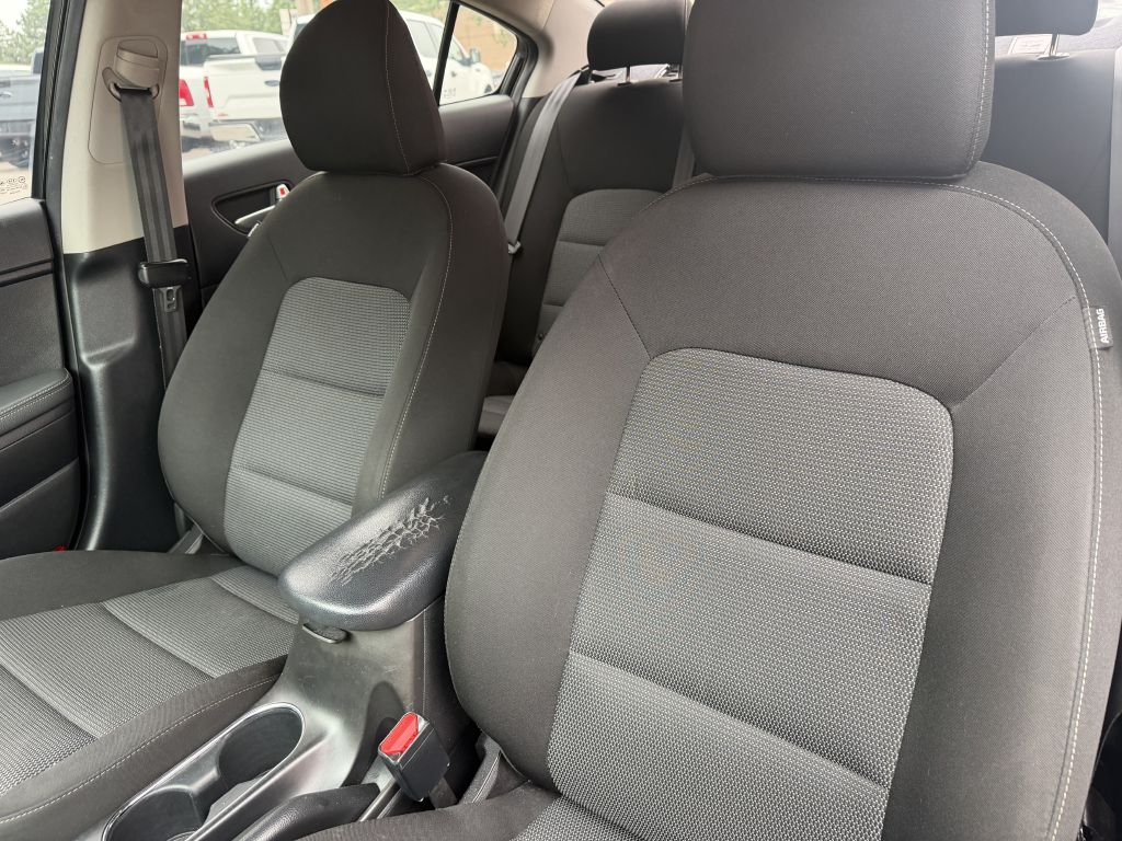 Photo 11 of this KIA FORTE