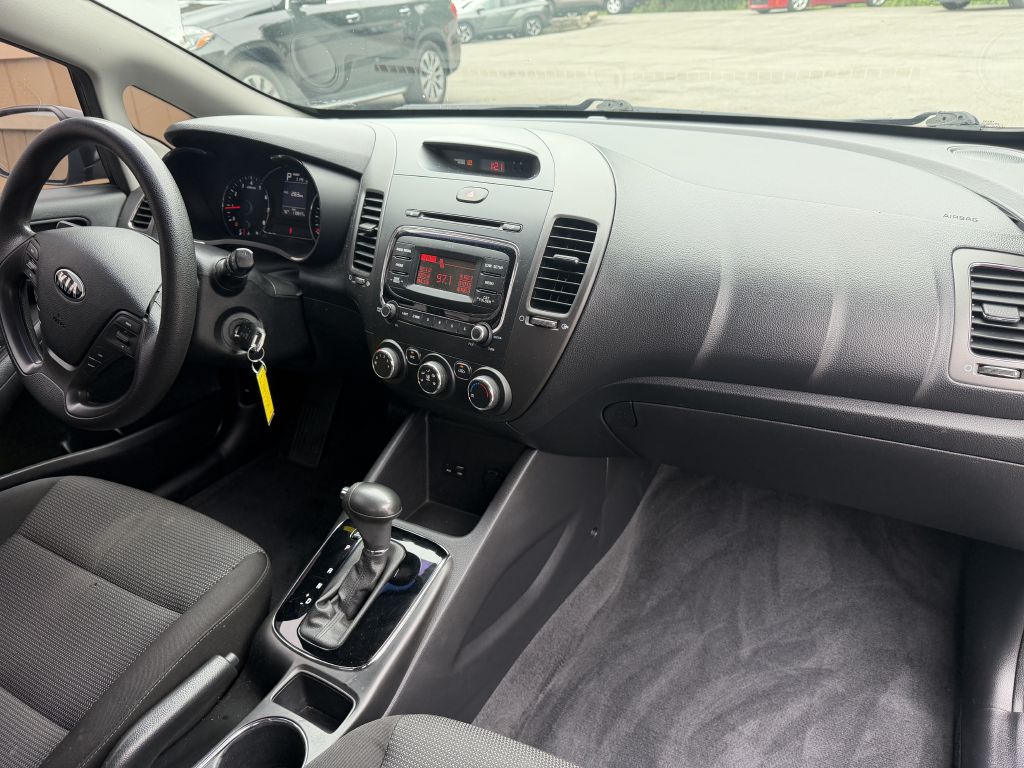 Photo 17 of this KIA FORTE