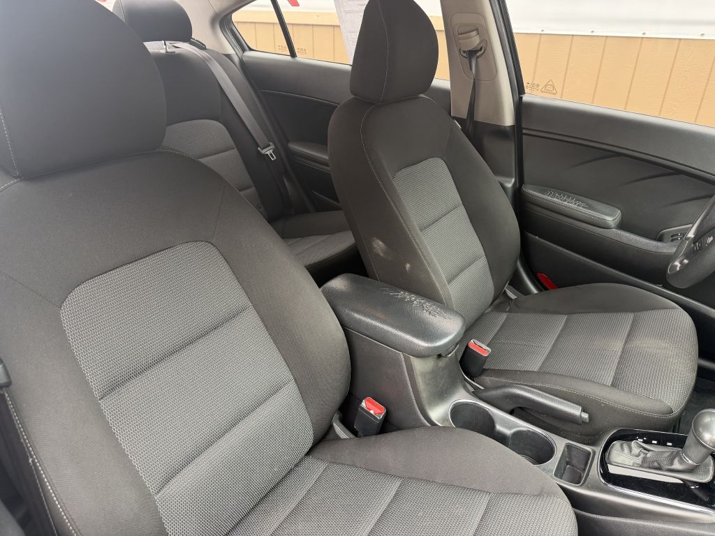 Photo 18 of this KIA FORTE