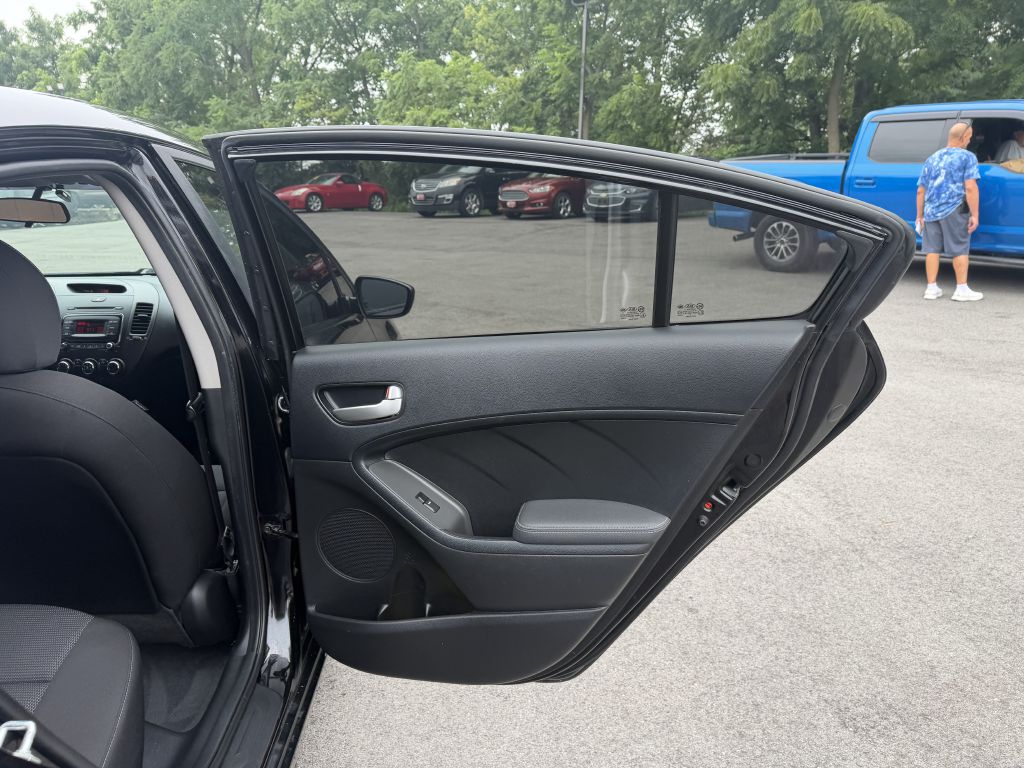 Photo 21 of this KIA FORTE