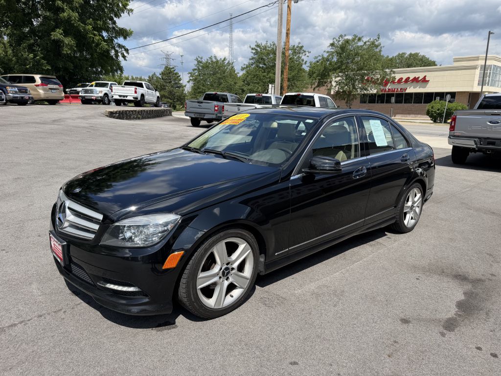 Photo 4 of this MERCEDES-BENZ C-300
