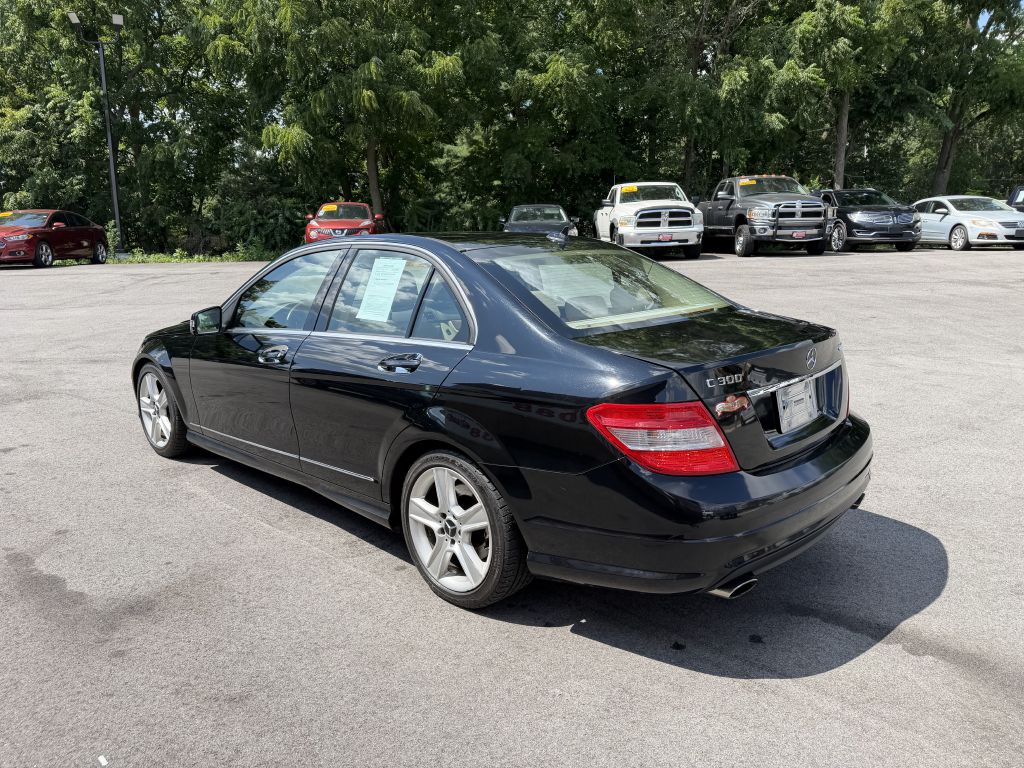 Photo 5 of this MERCEDES-BENZ C-300