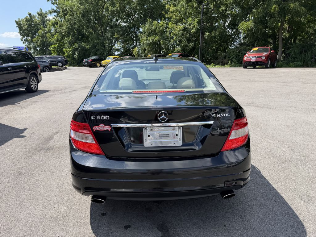 Photo 6 of this MERCEDES-BENZ C-300