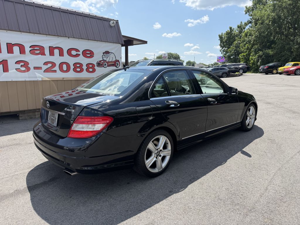Photo 7 of this MERCEDES-BENZ C-300